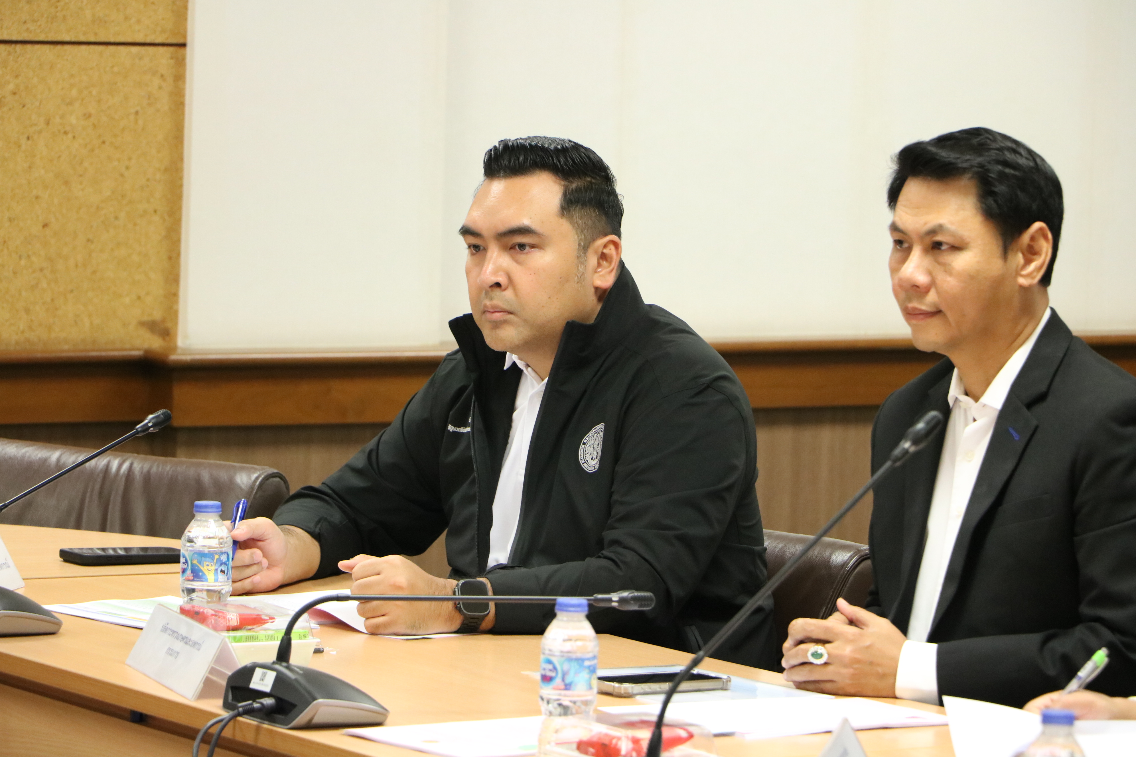 title - รองนายก นั่งหัวโต๊ะประชุมคณะกรรมการแก้ไขปัญหาของสภาเครือข่ายประชาชนอีสาน (สอส.) สภาประชาชน 4 ภาค ครั้งที่ 1/2569 